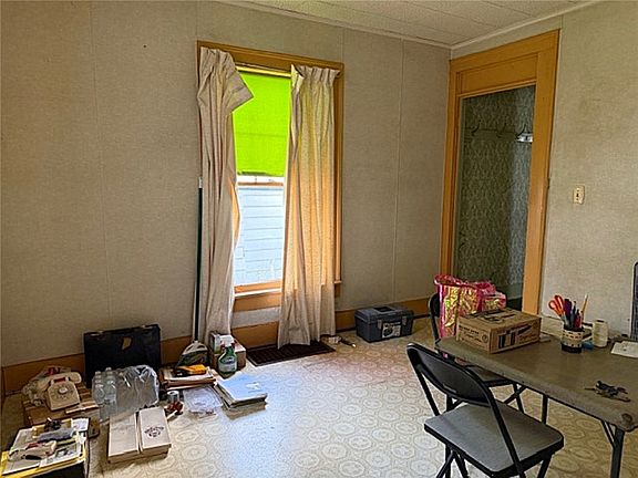 5th image of 64 Walnut St