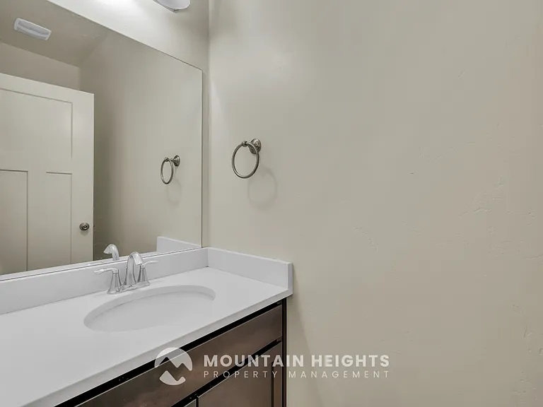 607 E Sawback Ln — Photo 10