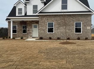 426 Burlington Dr, Lizella, GA 31052