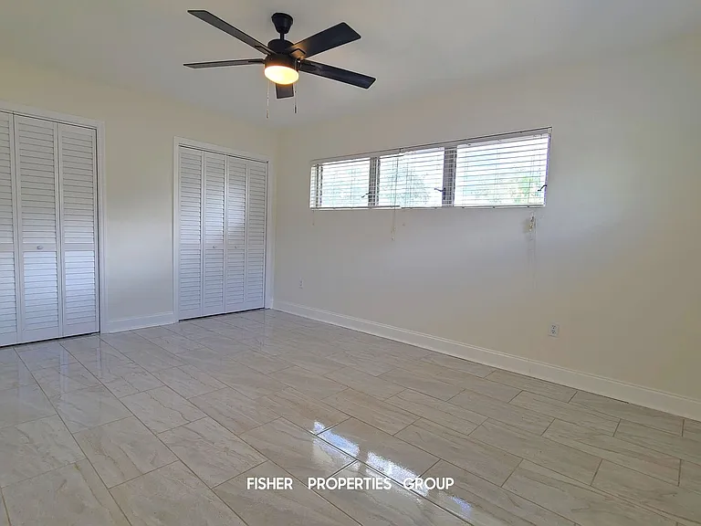 621 Riviera Dr — Photo 21