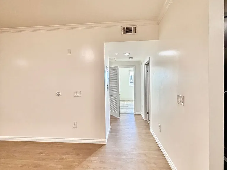 Yaya Nordhoff Apartments — Photo 23