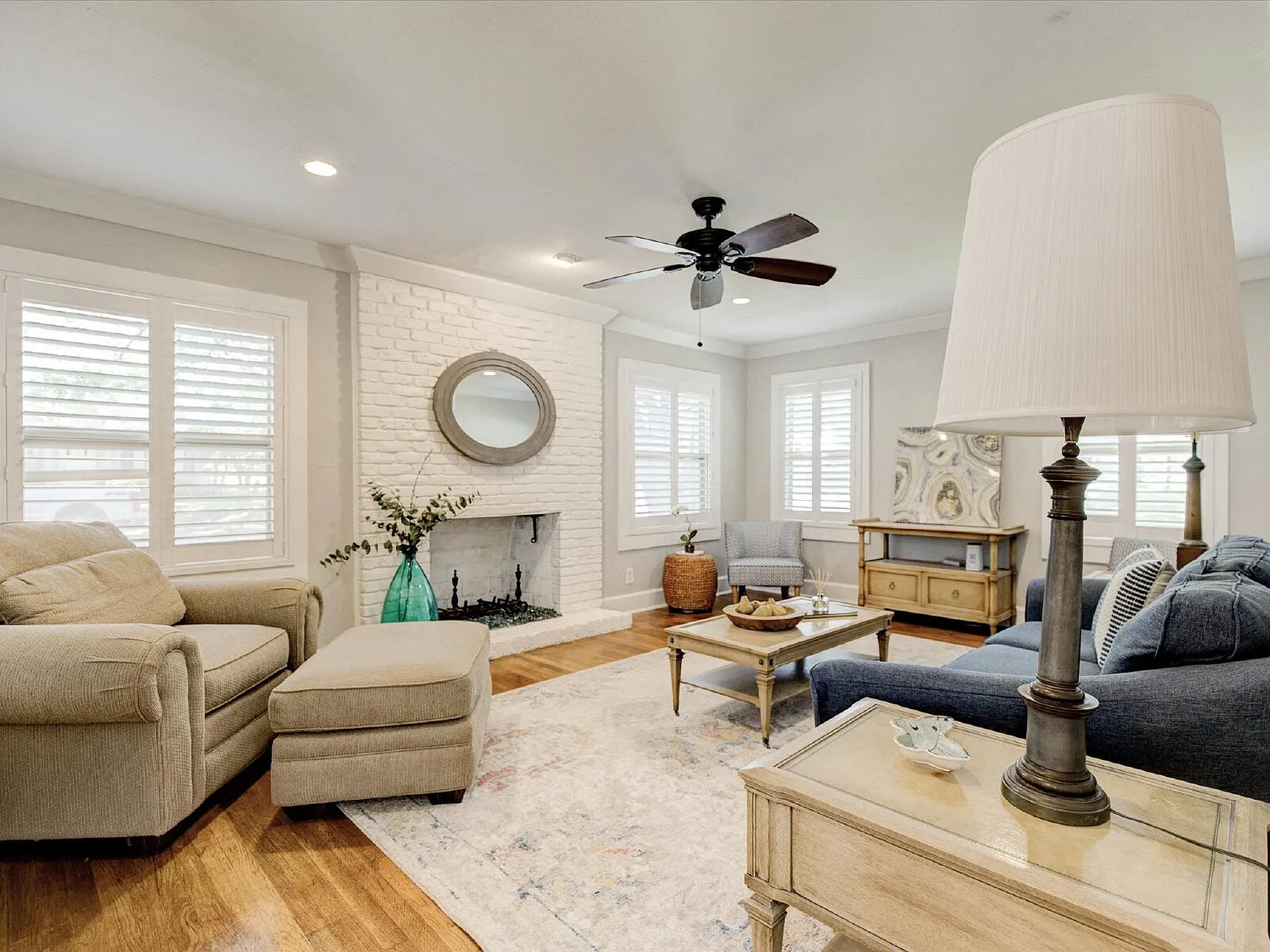 3 bed, 2.0 bath, 1523 sqft, $3,600 — Photo 3