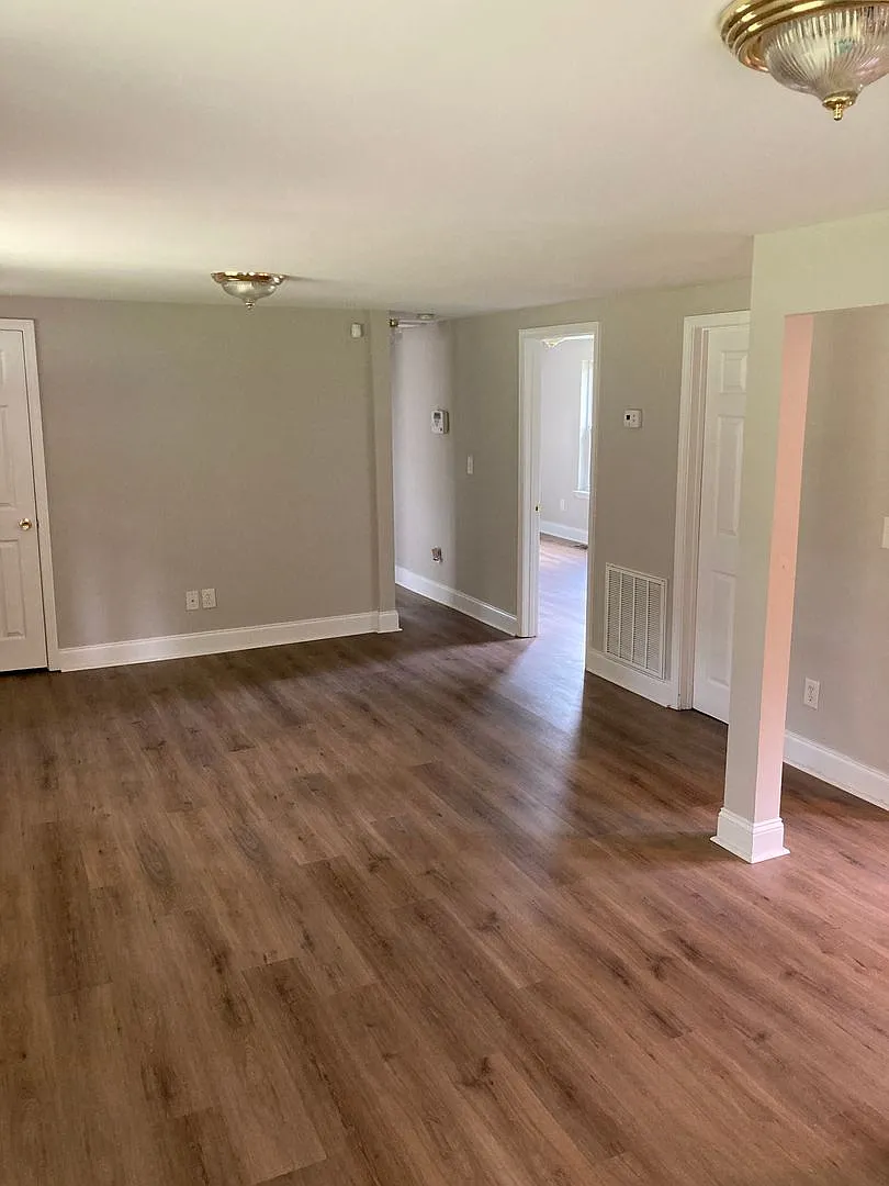 2/1 House in Carrollton- $1,195 — Photo 4