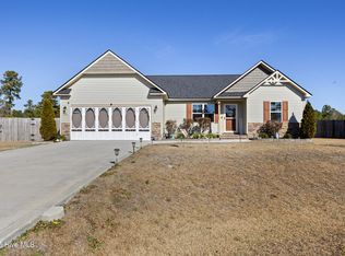 907 Purvis Ct, Richlands, NC 28574