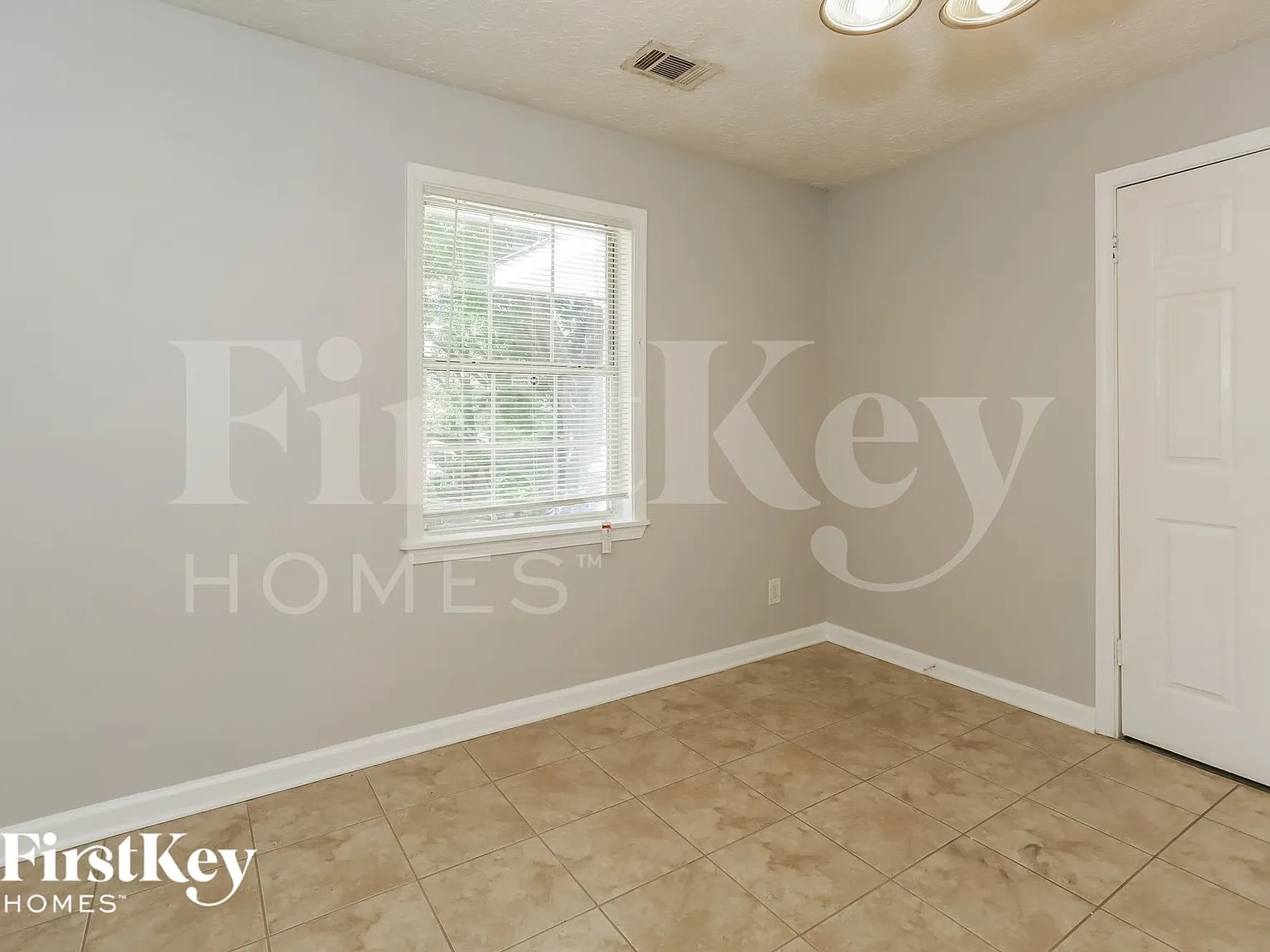 4 bed, 3.0 bath, 1742 sqft, $2,275 — Photo 3