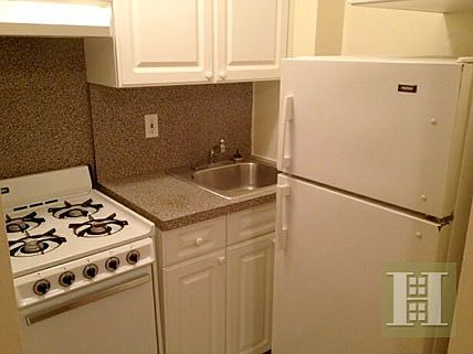 3rd image of 548 W 50th St #C4fw