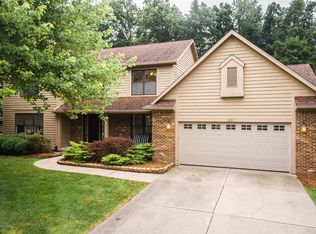 2487 Barnsbury Rd, East Lansing, MI 48823