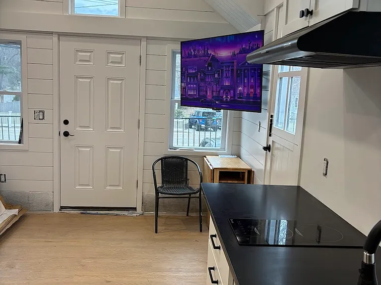 20 Pleasant St — Photo 4