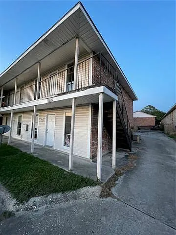2 bed, 1.0 bath, 900 sqft, $790 — Photo 2