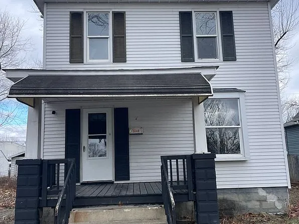 1844 S 2nd St, Springfield, IL 62704