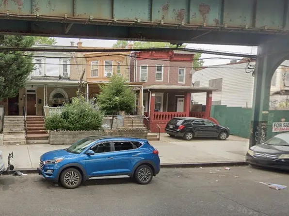 10829 Roosevelt Ave, Corona, NY 11368