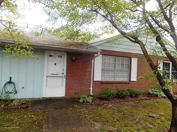 3rd image of 58C Buckingham Dr
