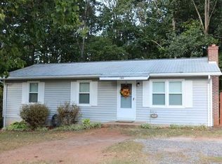 101 Indian Oaks Rd, Seneca, SC 29672