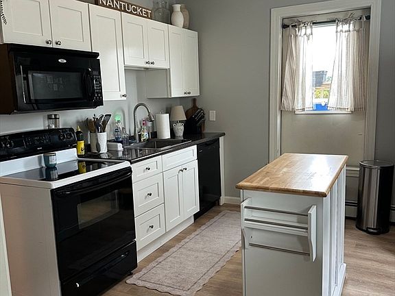 2nd image of 131 Court St #2-R