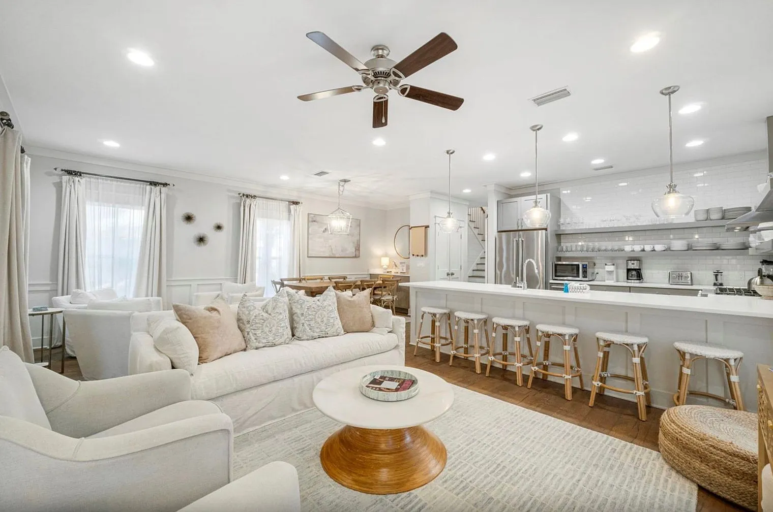 4 bed, 4.0 bath, 2163 sqft, $8,366 — Photo 3