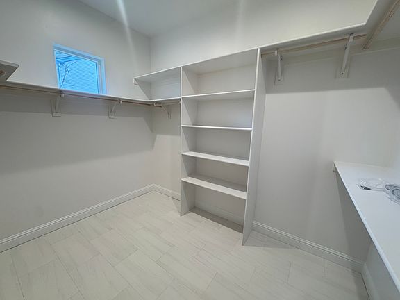 3rd image of 8105 Fair Oaks Blvd
