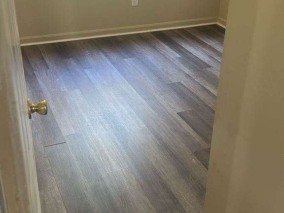 2nd image of 3224 Springfield Dr APT 2
