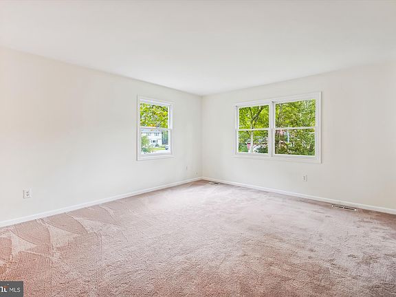 5th image of 306 Galena Ct