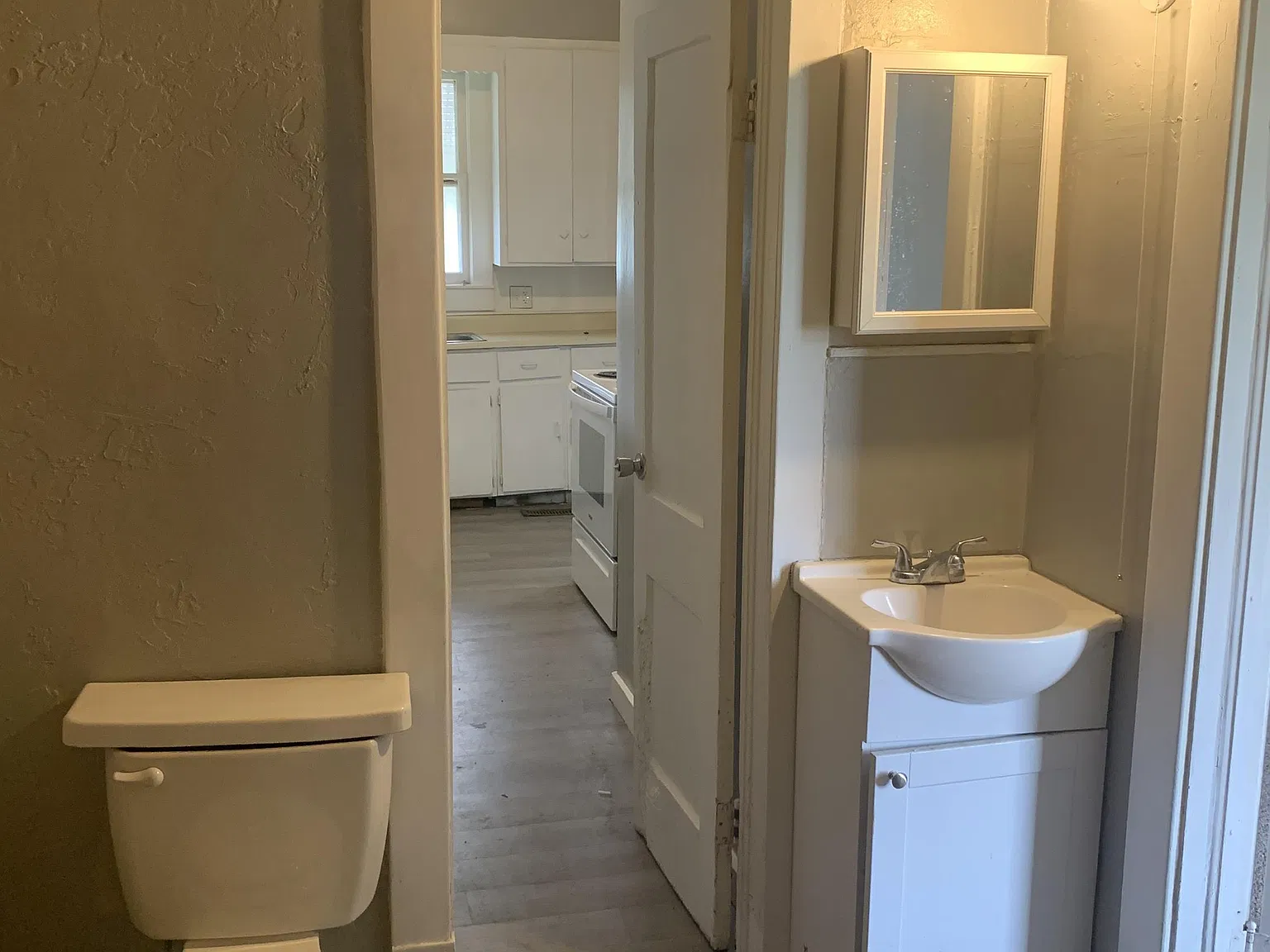 117 W. Cedar - 1 — Photo 2