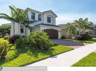 8102 Baltic Amber Rd, Delray Beach, FL 33446