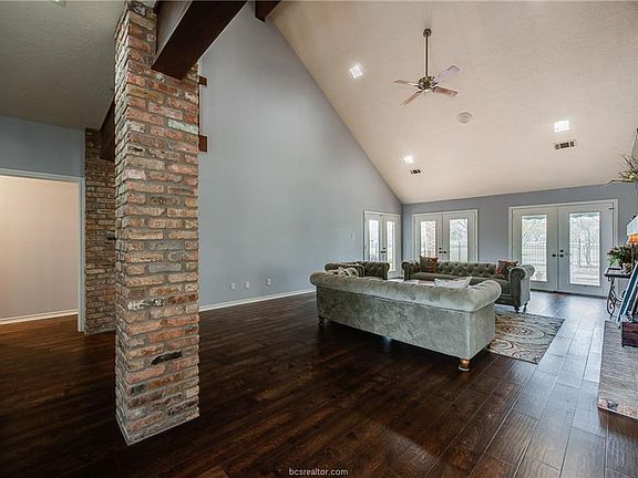 5th image of 2342 W Briargate Dr