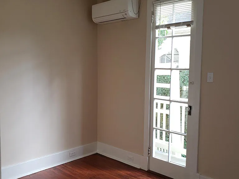 390 Audubon St — Photo 9