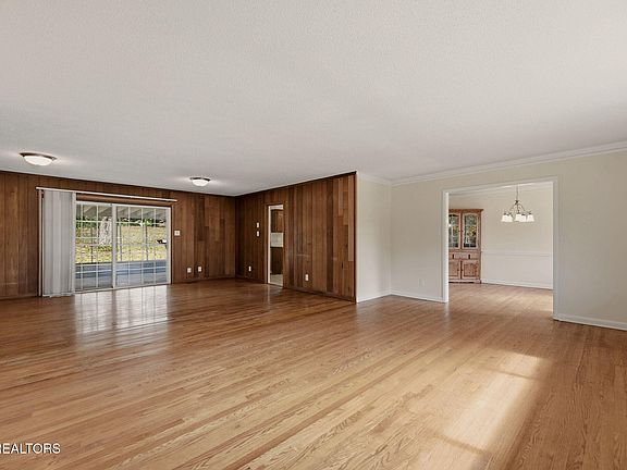 3rd image of 8013 Bennington Dr