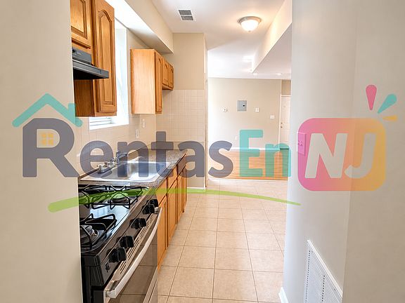 4th image of 210 N 15th St #4B