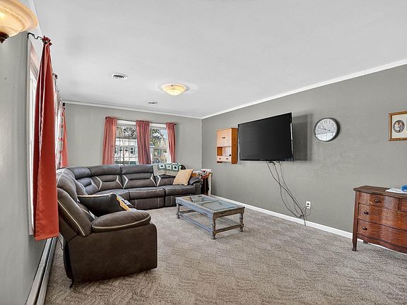 3rd image of 920 Bremer Rd