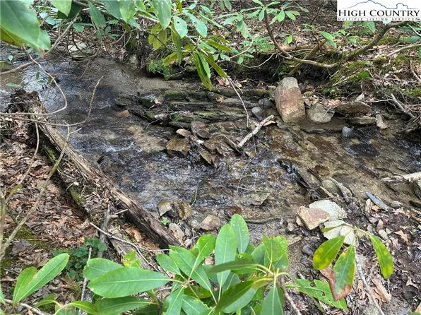 1476 John Alley Road, Lansing, NC 28643