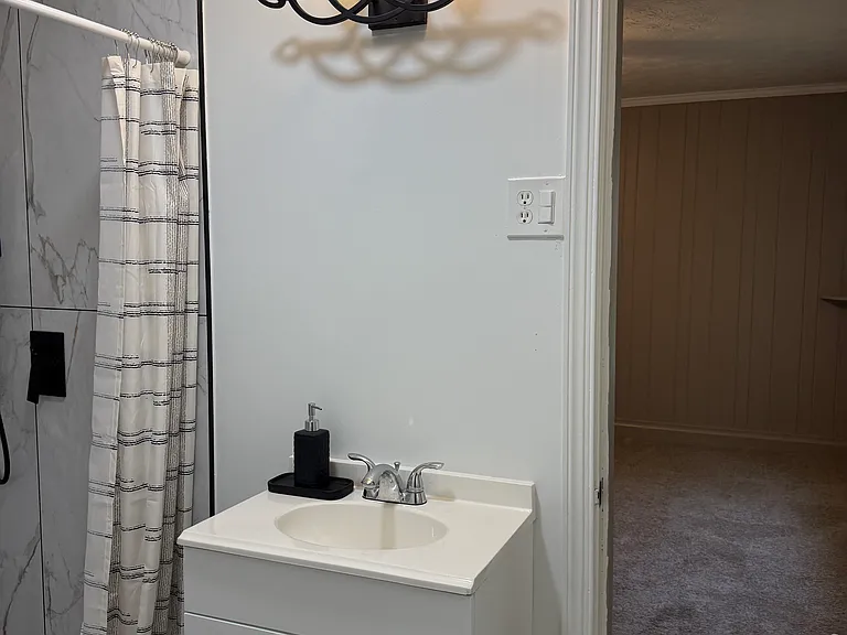 206 Griffith St — Photo 11