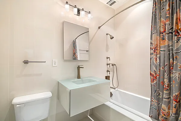 Rented by Compass | media 21