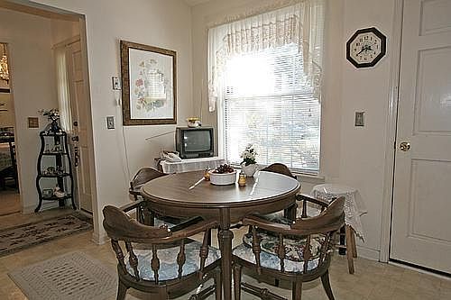 5th image of 1135 Dorwinion Dr