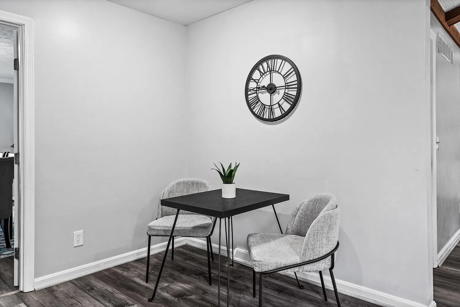 5 bed, 3450 sqft, $3,420 — Photo 3