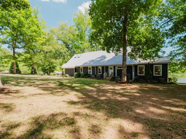 370 Robinson Ferry Rd, Macon, NC 27551