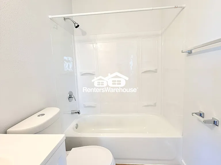 211 S Green St #4 — Photo 14