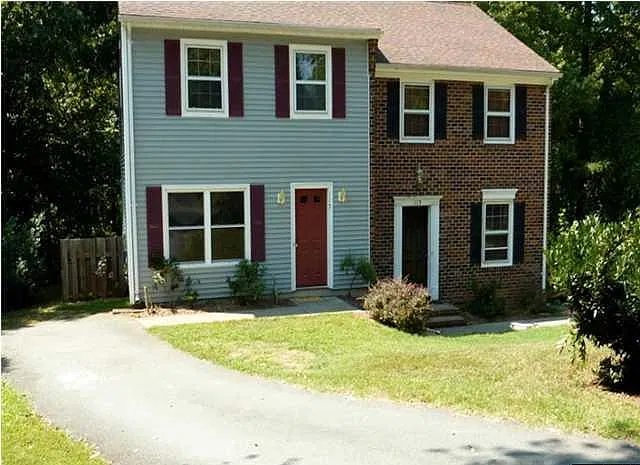 115 Loma Ln