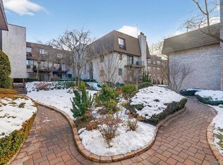 89 N Broadway #213, White Plains, NY 10603
