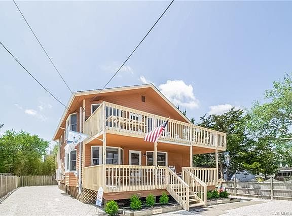 2nd image of 220 Liberty Ave #2