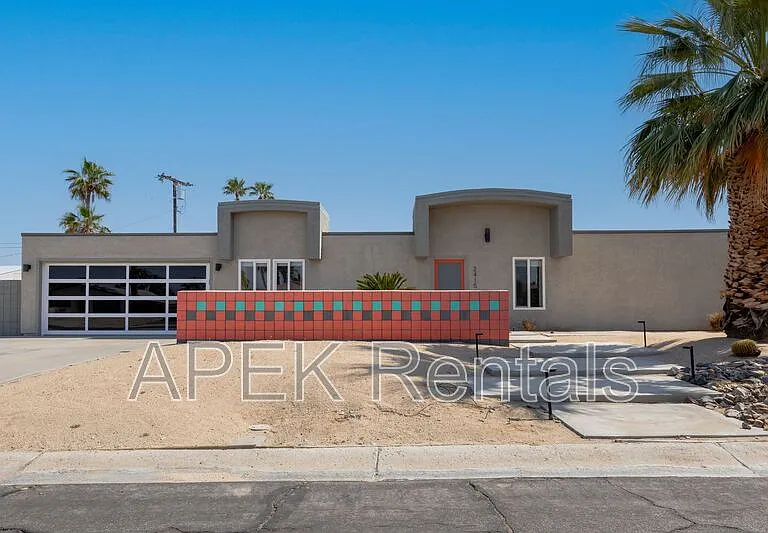 2415 E Finley Rd — Photo 76