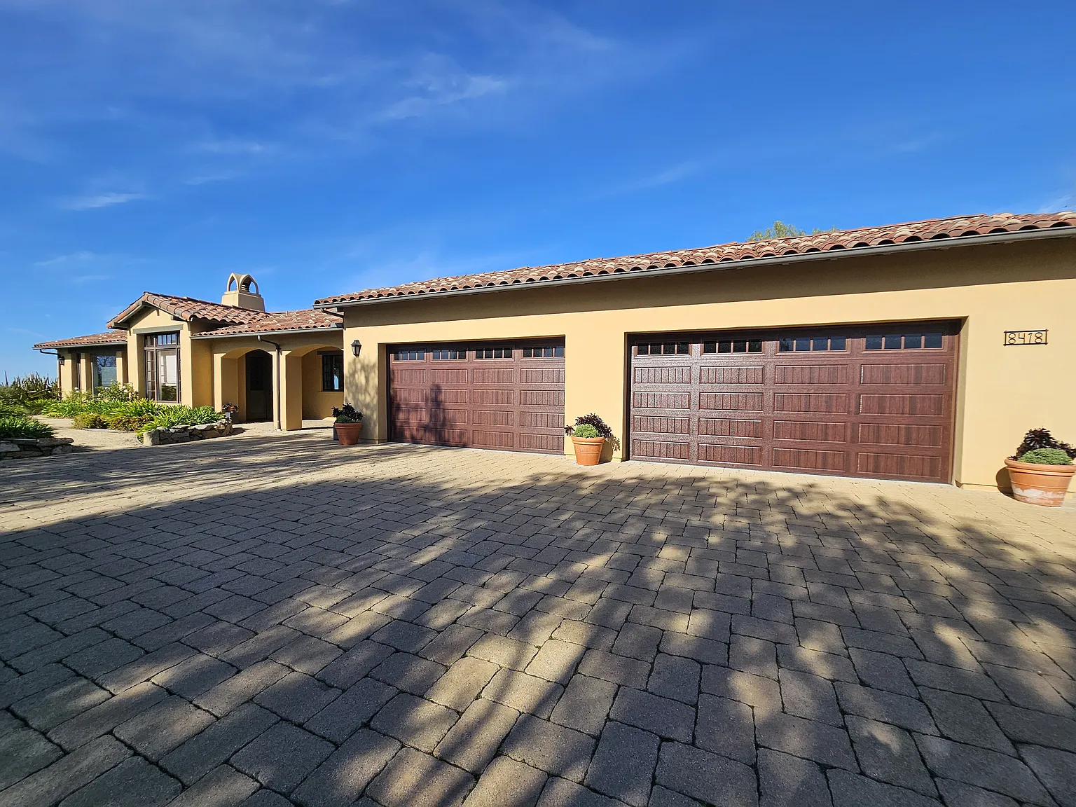 5 bed, 5.5 bath, 5782 sqft, $12,995 — Photo 2