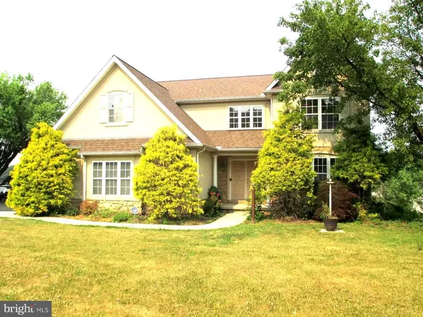 410 Boyd Dr, Red Lion, PA 17356