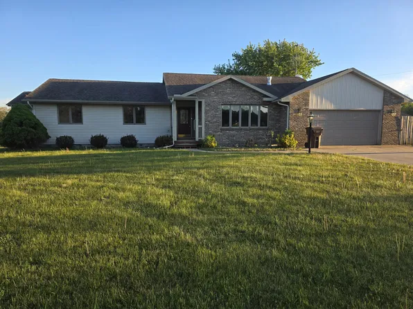 2021 W Pine River Rd, Breckenridge, MI 48615