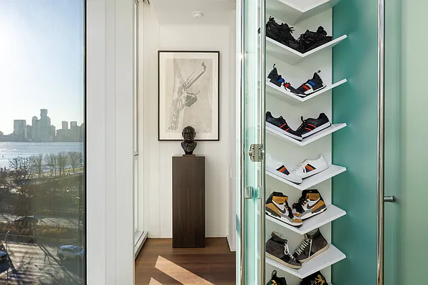 Sold by Brown Harris Stevens | media 19