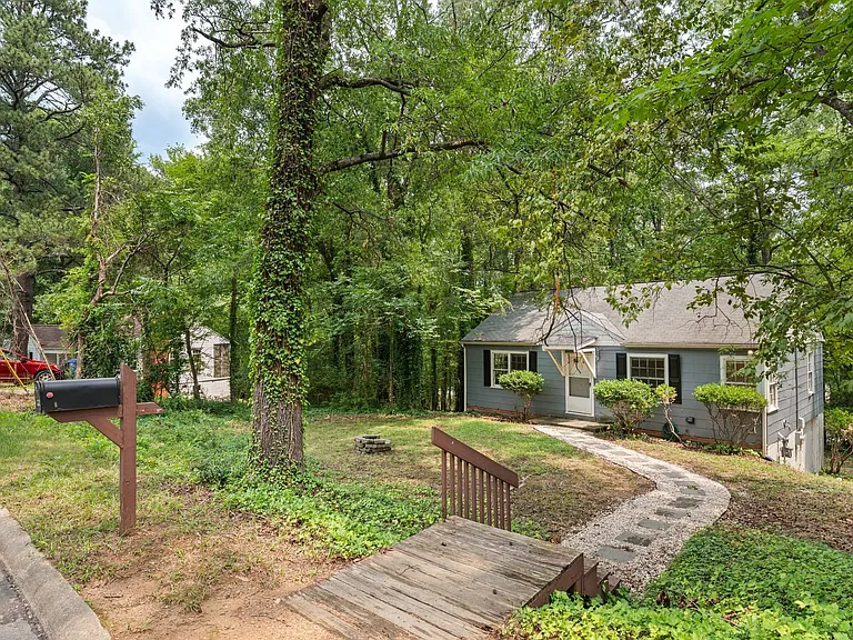 1208 Hillview Rd — Photo 14