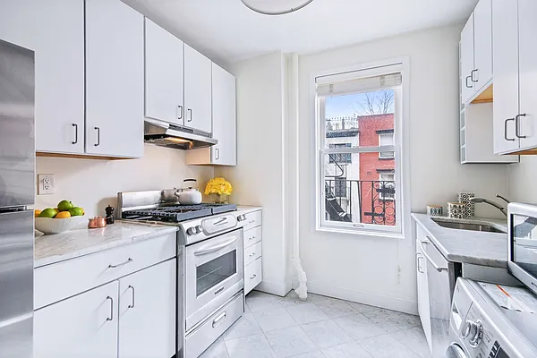 Rented by Compass | media 9