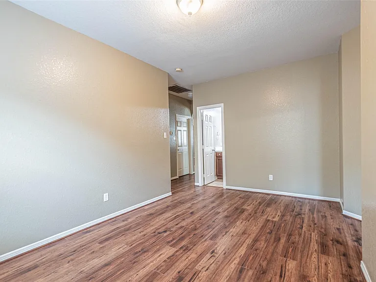 307 Autumn Creek Ln — Photo 25