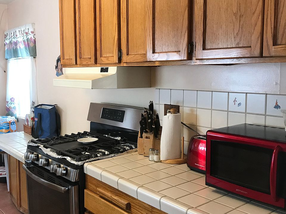 2nd image of 8032 Lasaine Ave