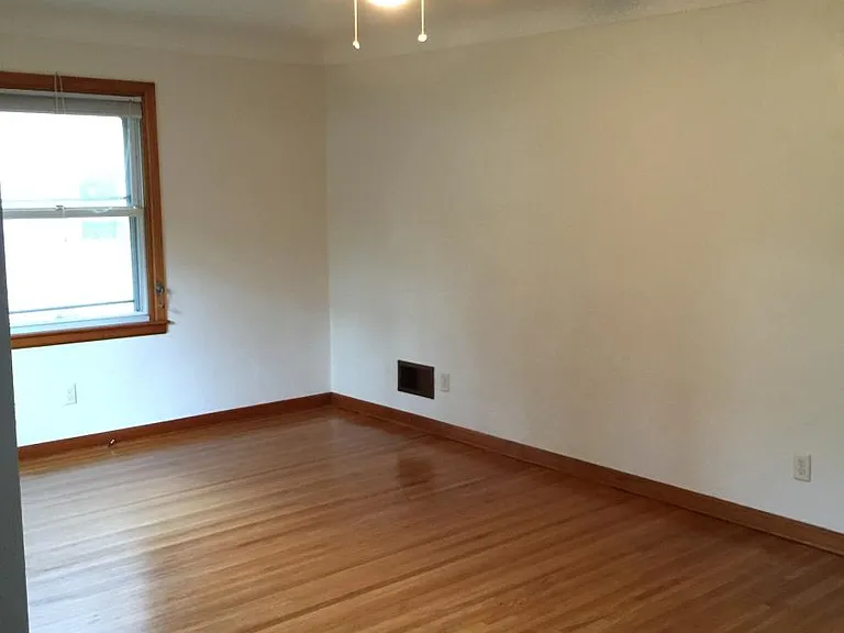 4236 Rugby Dr — Photo 16