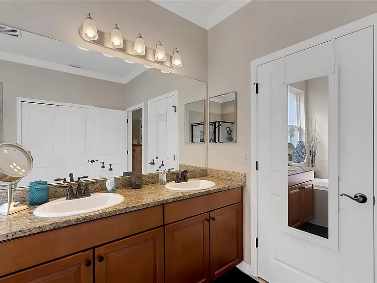 6015 Oak Mill Ter #1 — Photo 38
